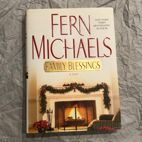 ⭐️3 for $15⭐️ Hardcover | Family Blessings by Fern Michaels - Picture 1 of 5